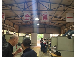 和靈石縣第一職業(yè)高中校領導在?？疾?/>
                    </a>
                    </div>
                  </div>
                  <div   id=