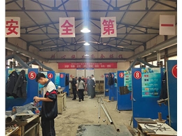 和靈石縣第一職業(yè)高中校領導在?？疾?/>
                    </a>
                    </div>
                  </div>
                  <div   id=